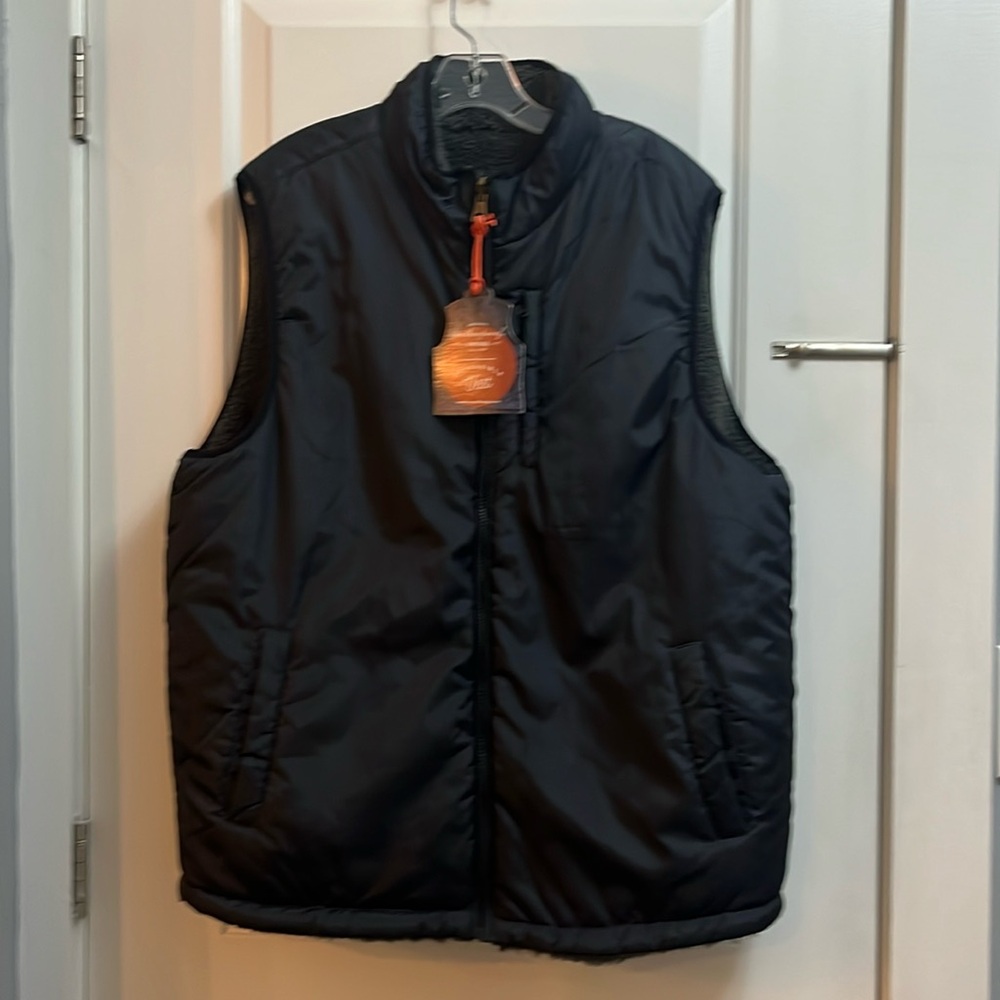 NWT Men’s Weatherproof Vintage Reversible Vest - XL